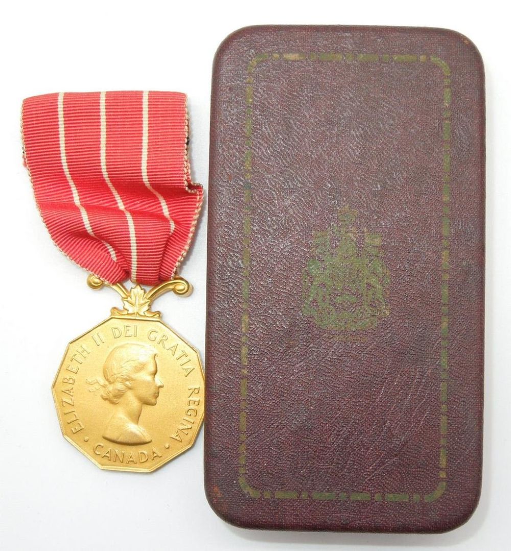 Lot 236: Named Canada Canadian Forces Service Medal in Box