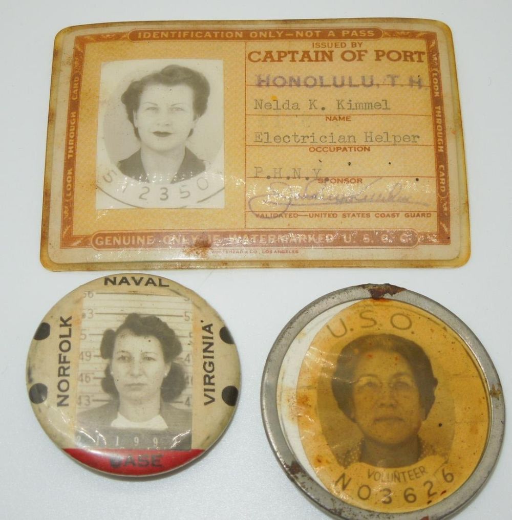 Lot 261: WWII US Military Womens ID Badges USO Honolulu Norfolk