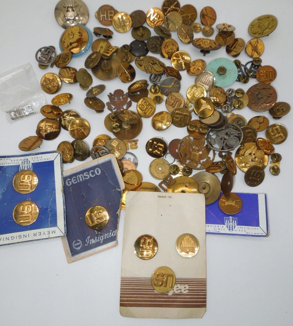 Lot 314: 1920s to Modern US Army & USAF Air Force Collar Discs, Pins, Hat Badges, etc. Huge Lot