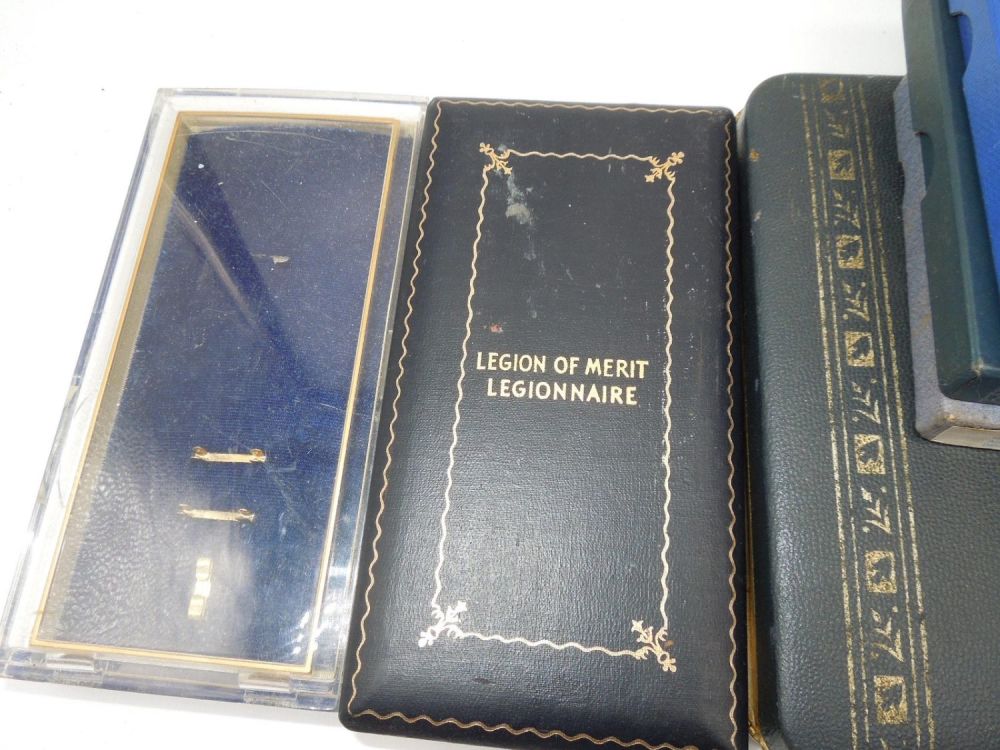 Lot 316: WWII - Vietnam US Military Empty Medal Boxes LOM, DFC, Campaign Lot