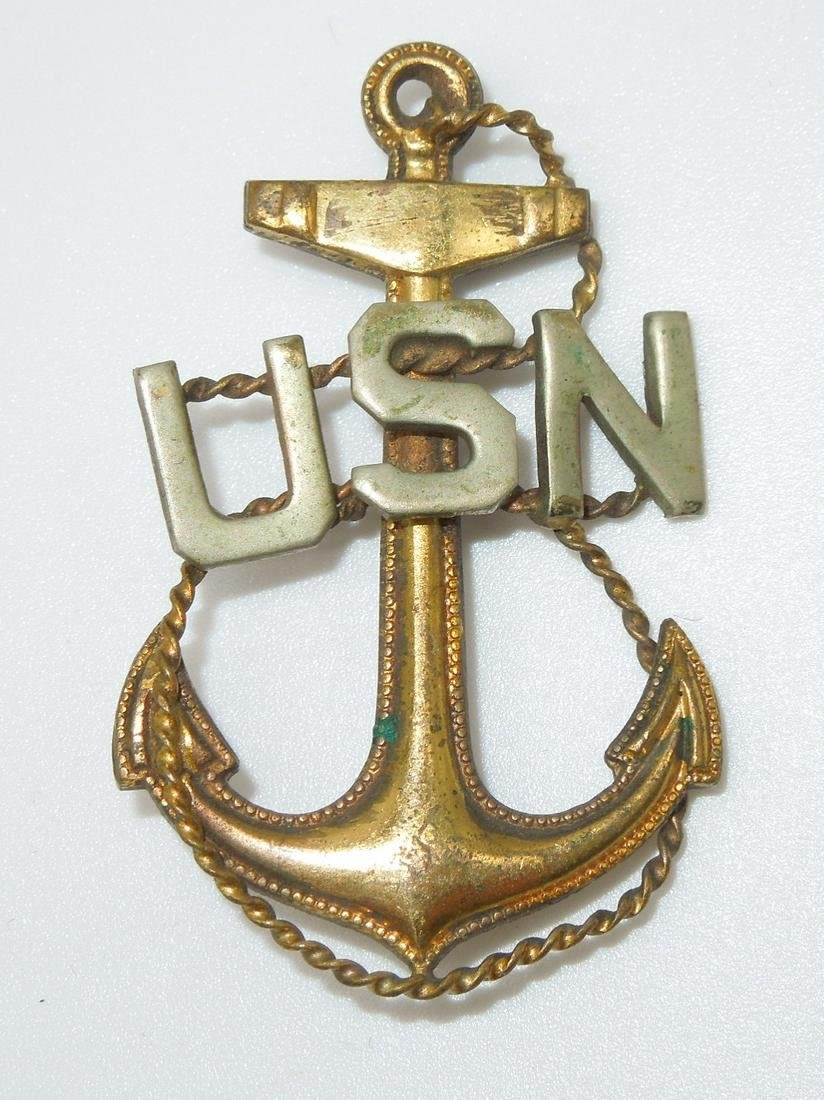 Lot 343: 1930s US Navy Chief Petty Officer CPO Cap Badge