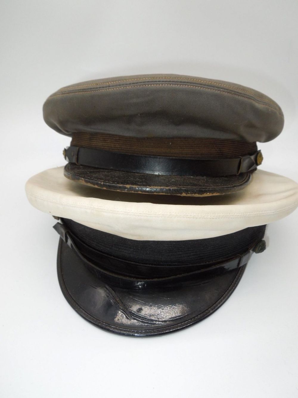 Lot 511: WWII US Navy CPO Chief Petty Officer Visor Cap Hats Gray White Lot of 2