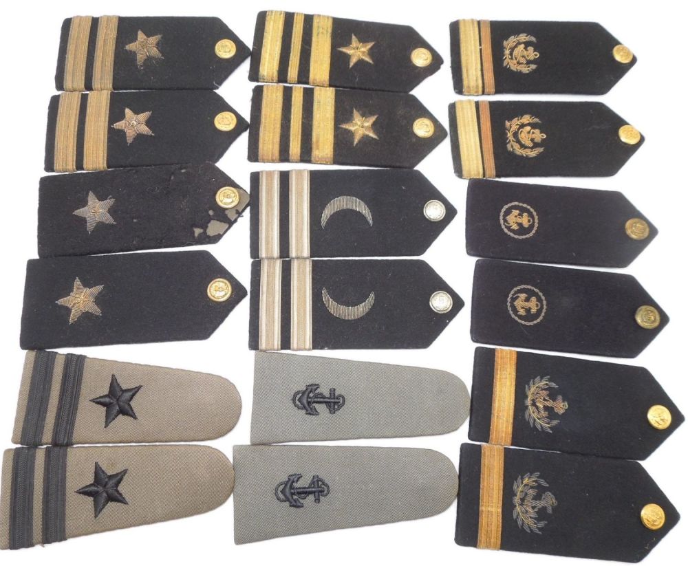 Lot 516: WWII Lot USN Navy Officer Bullion & Gray Shoulder Boards
