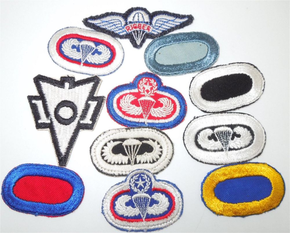 Lot 329: Korean War - 1960's US Army Airborne Paratrooper Wings Patches & Recondo 101st
