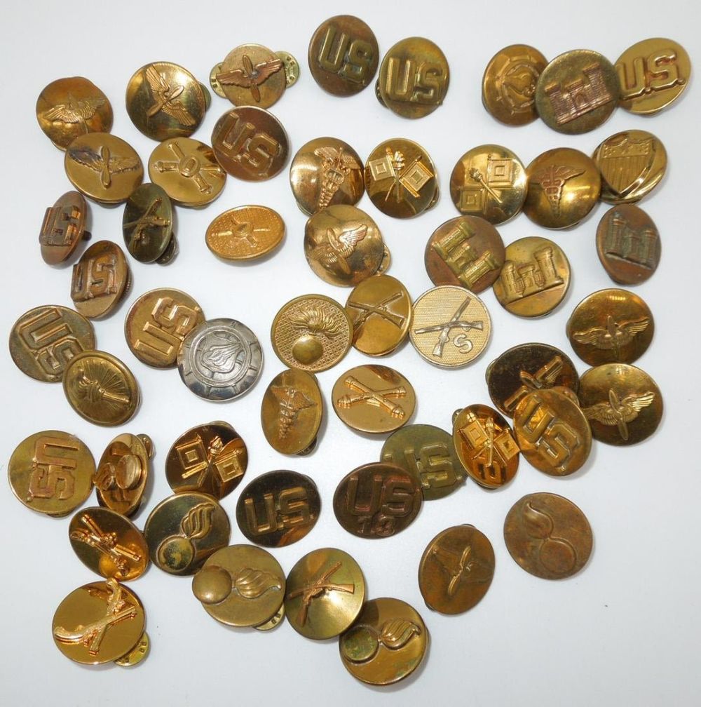 Lot 390: US Military Collar Disc Insignia Lot Engineer, Ordnance, Medical, Infantry, Artillery, etc.