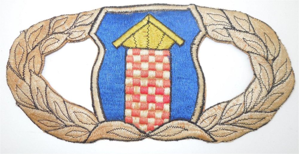 Lot 253: Vintage Theater Made Large Jacket Size USAF Qualification Badge Patch