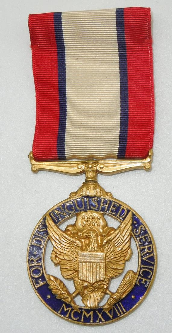 Lot 263: WWII Slot Brooch US Army General Distinguished Service Medal DSM