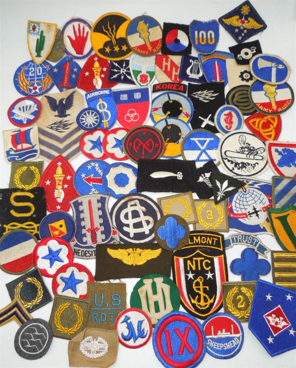 Lot 345: Lot WWI - WWII US Military Patches- Airborne, Mine Personnel, Wings