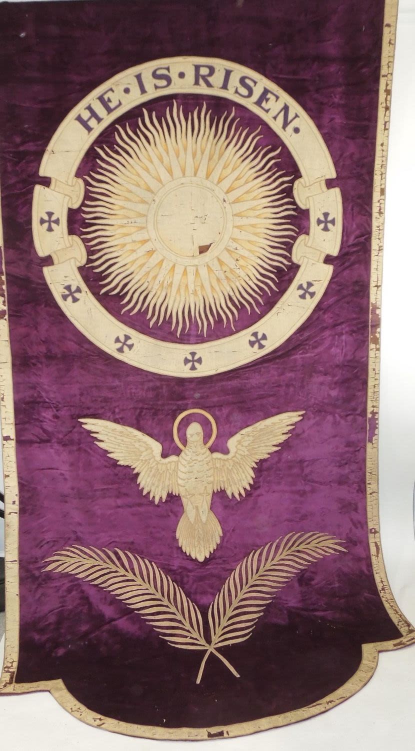 Lot 242: Vintage 1920s - 40s Catholic He Is Risen Church Banner Tapestry