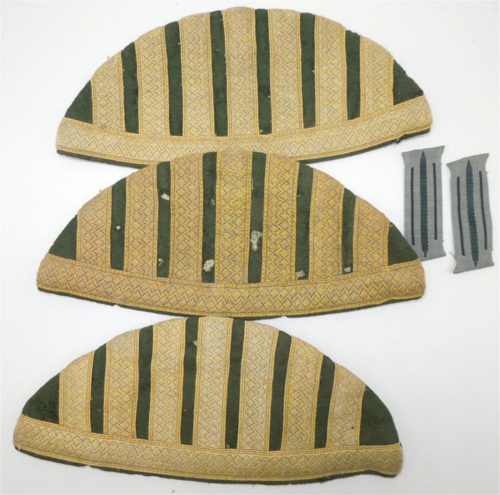 Lot 414: WWII German Wehrmacht Musician Shoulder Pads & Collar Tabs
