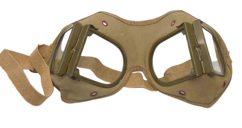Lot 244: WWII Japanese Tanker Tank Goggles With Glass Lenses