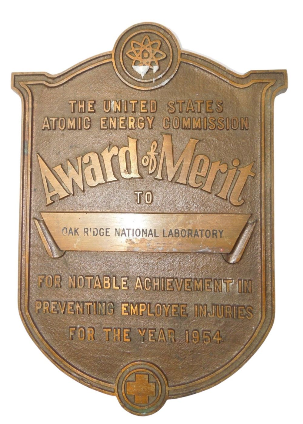 Lot 324: 1954 US Atomic Energy Commission Merit Award Plaque Oak Ridge National Laboratory