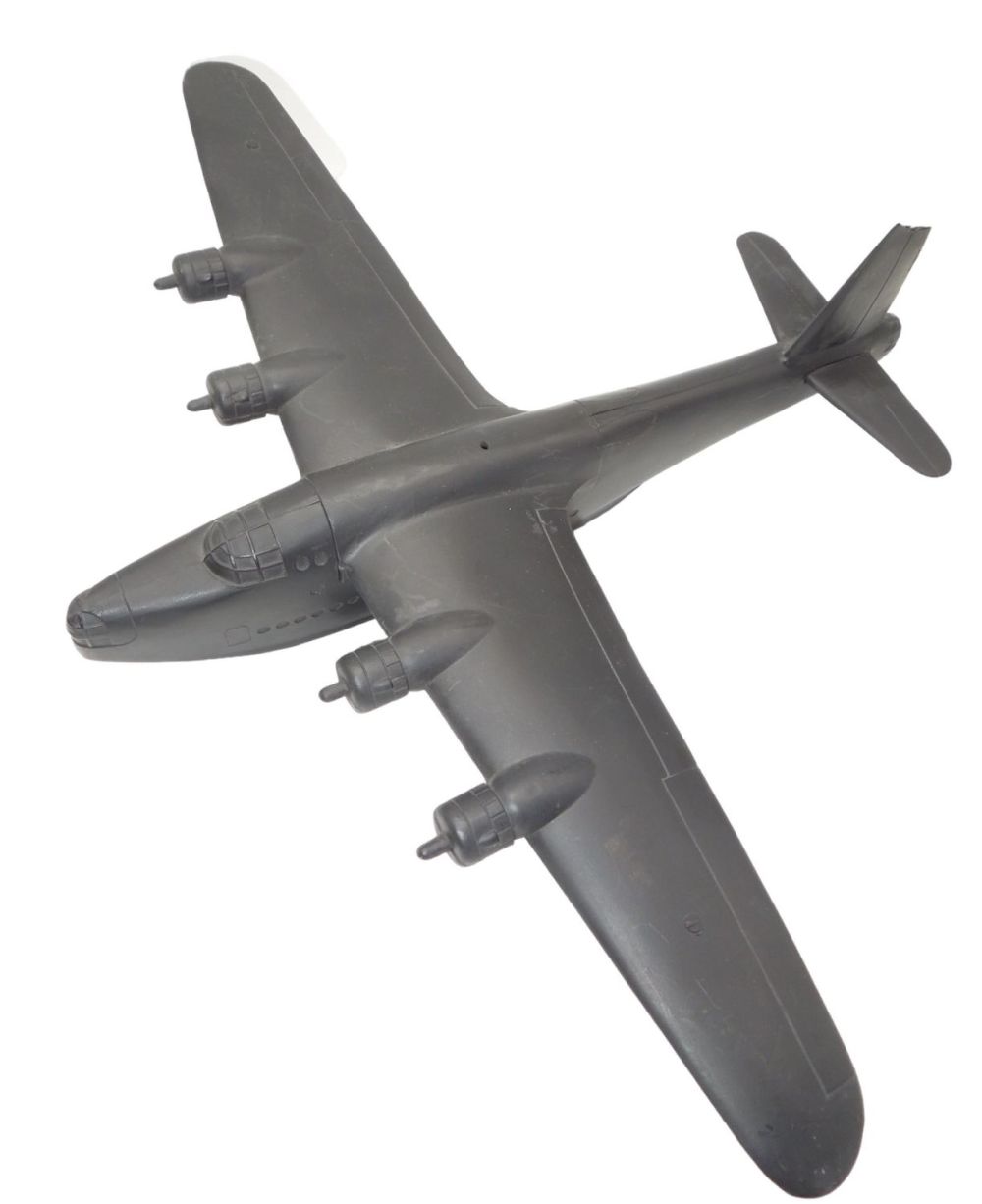 Lot 501: 1940s British Short Sunderland Flying Boat Aircraft Recognition Model Plane