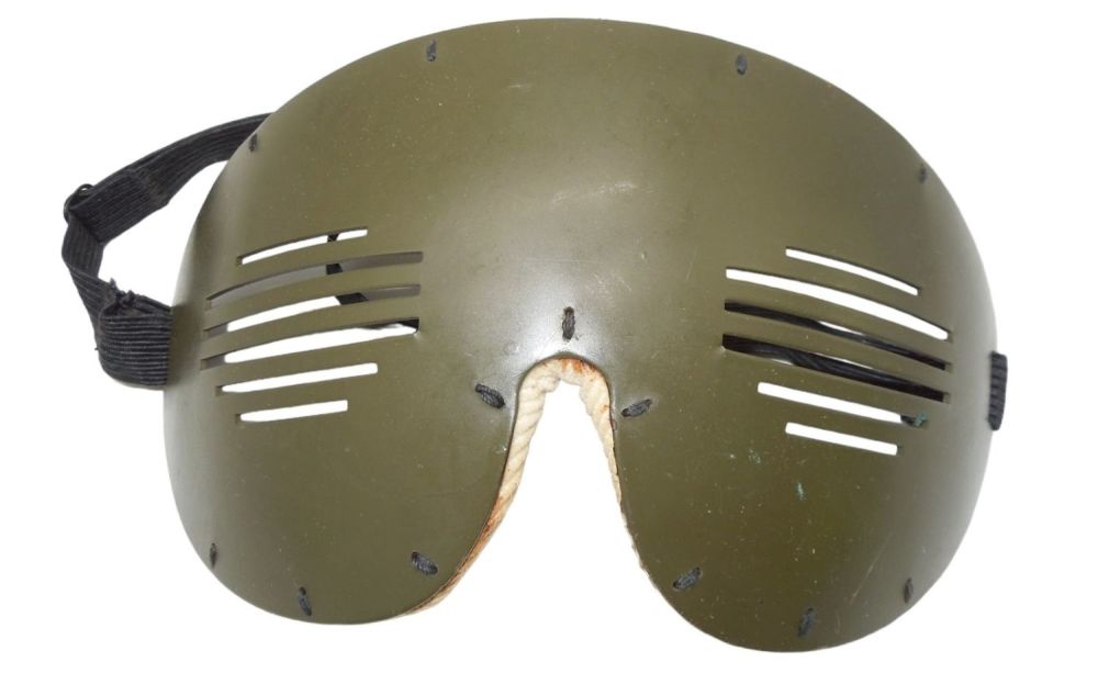 Lot 321: WWII US Army Air Force AAF Eye Splinter Anti Flak Goggles