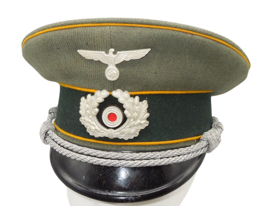 Lot 407: WWII German Wehrmacht Cavalry Officer Visor Cap Hat