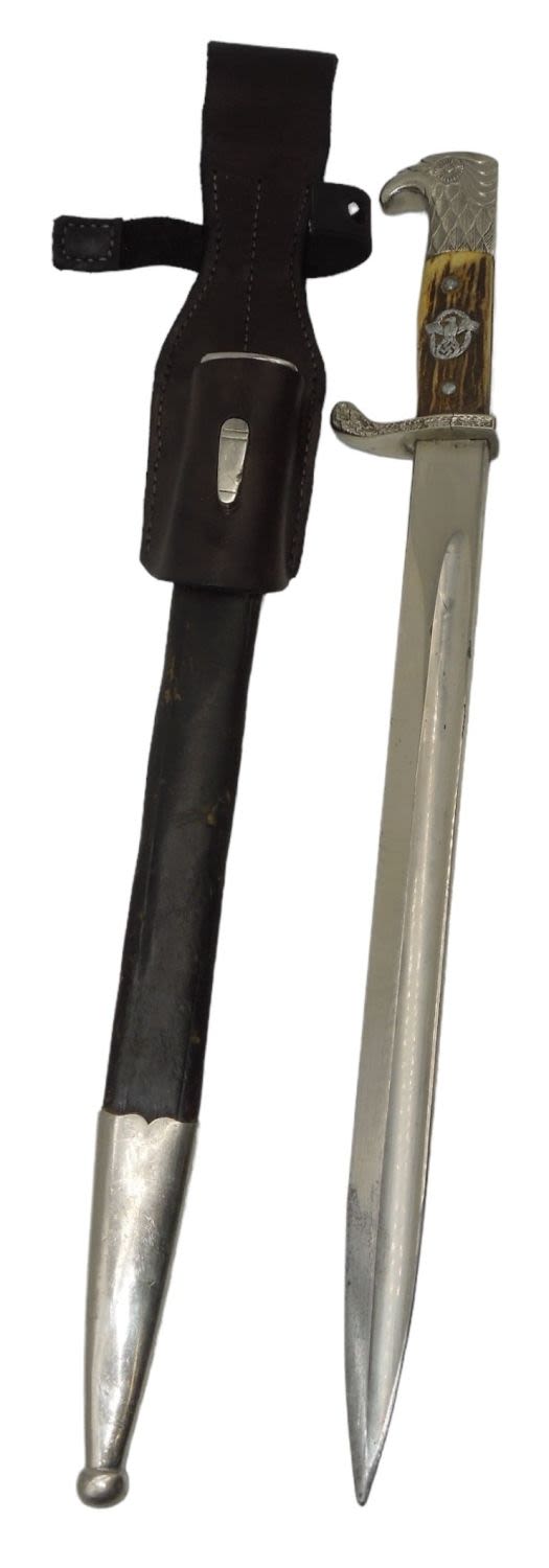 Lot 534: WWII German Military Police Dress Bayonet & Scabbard by Luneschloss