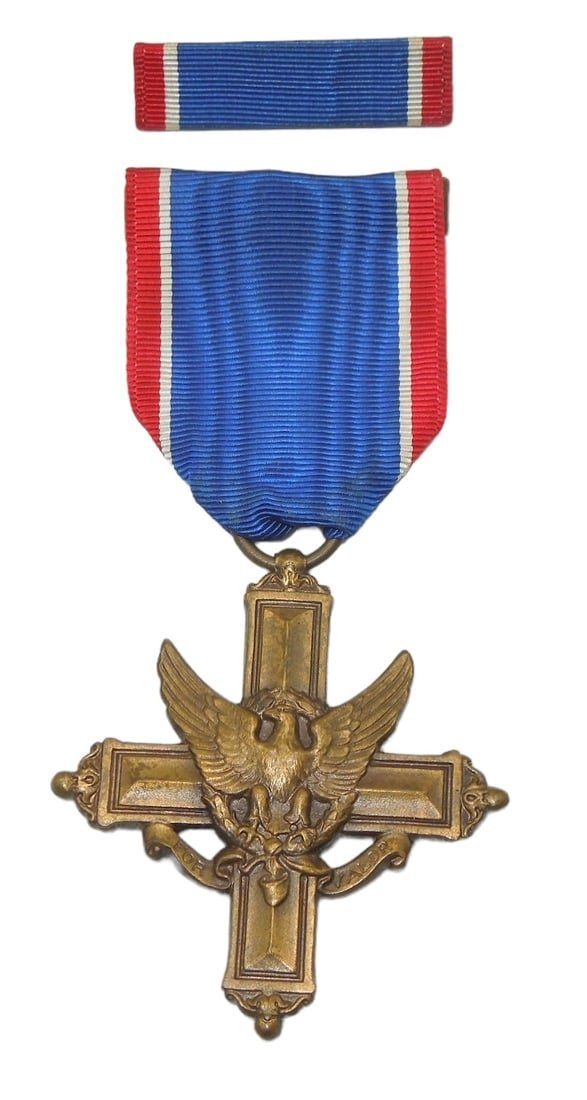 Lot 209: WWII Numbered US Army Distinguished Service Cross Medal