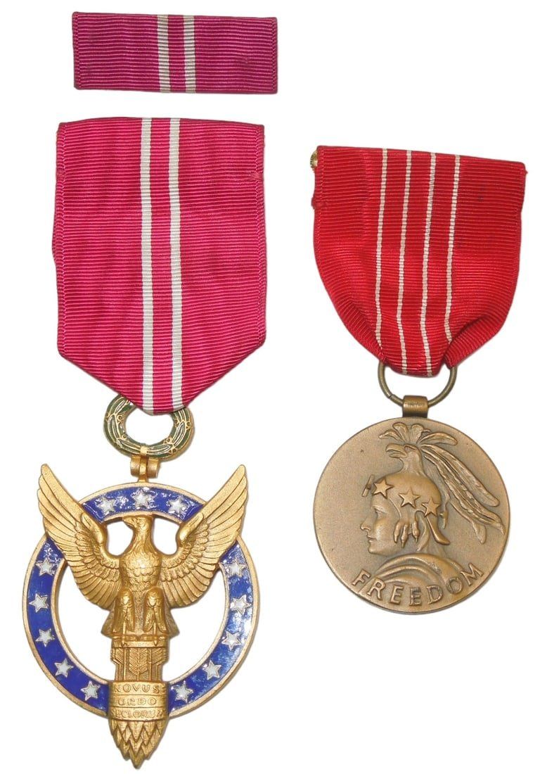 Lot 212: WWII US VHB Presidential Medal For Merit & Freedom