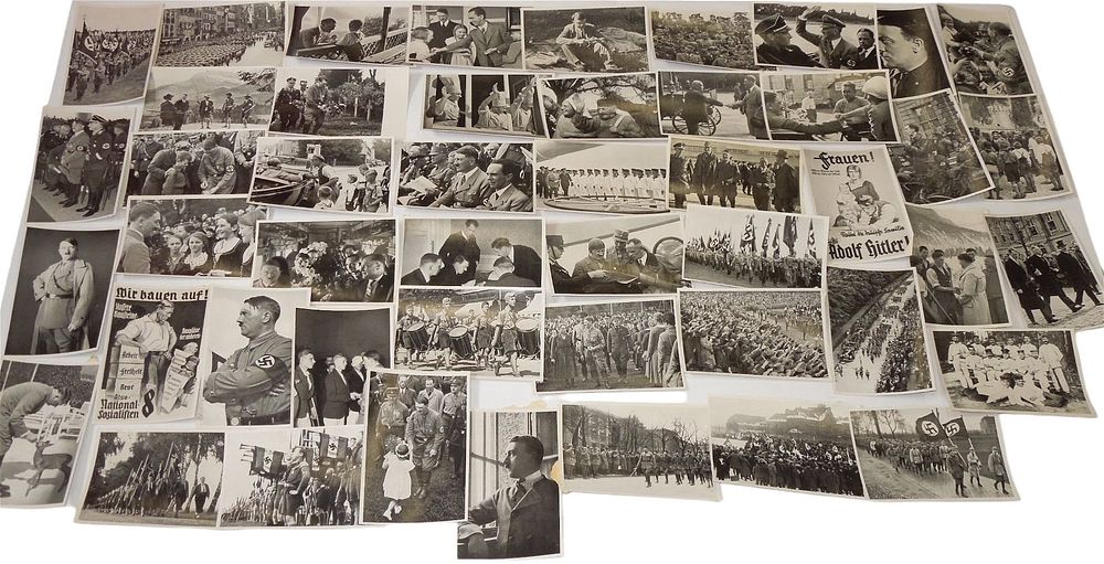 Lot 272: 1935 German Cigarette Cards Deutschland Erwacht Group 32