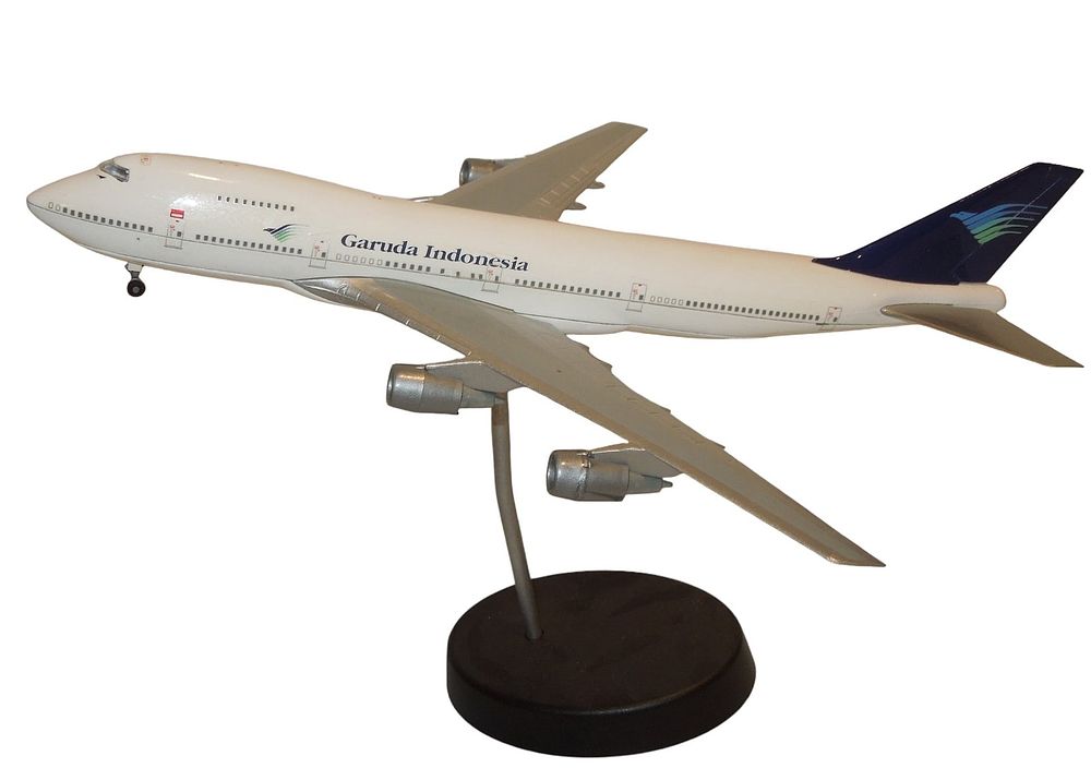 Lot 344: Boeing 747 Garuda Indonesia Airbus Metal SCHBAK Die Cast Aircraft