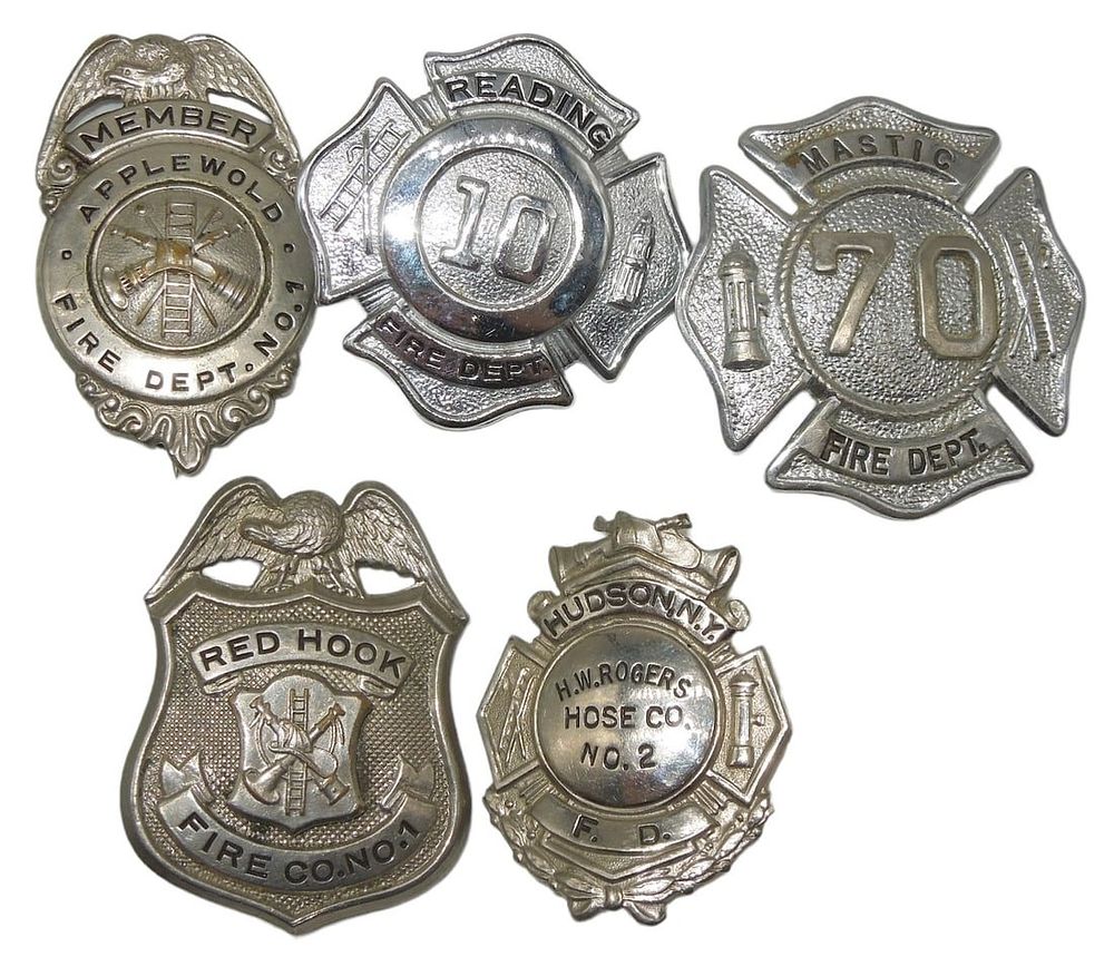 Lot 388: Lot (5) Vintage Fire Department Badges Red Hook Reading Hudson Mastic