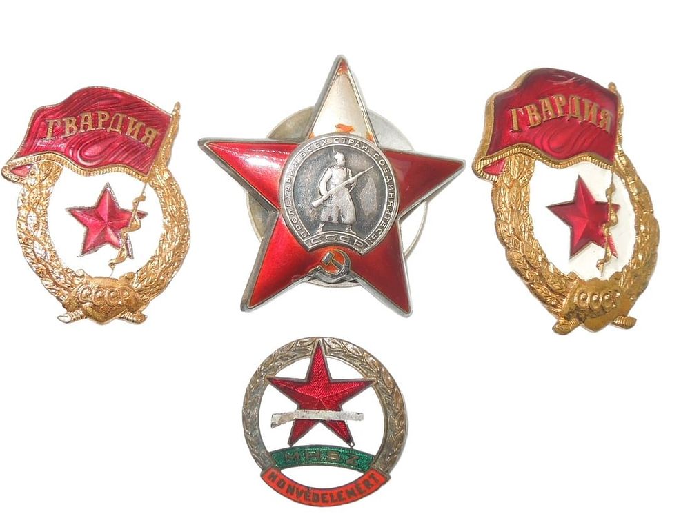Lot 481: Lot WWII Russian Soviet Army Order of the Red Star & Guards Badges