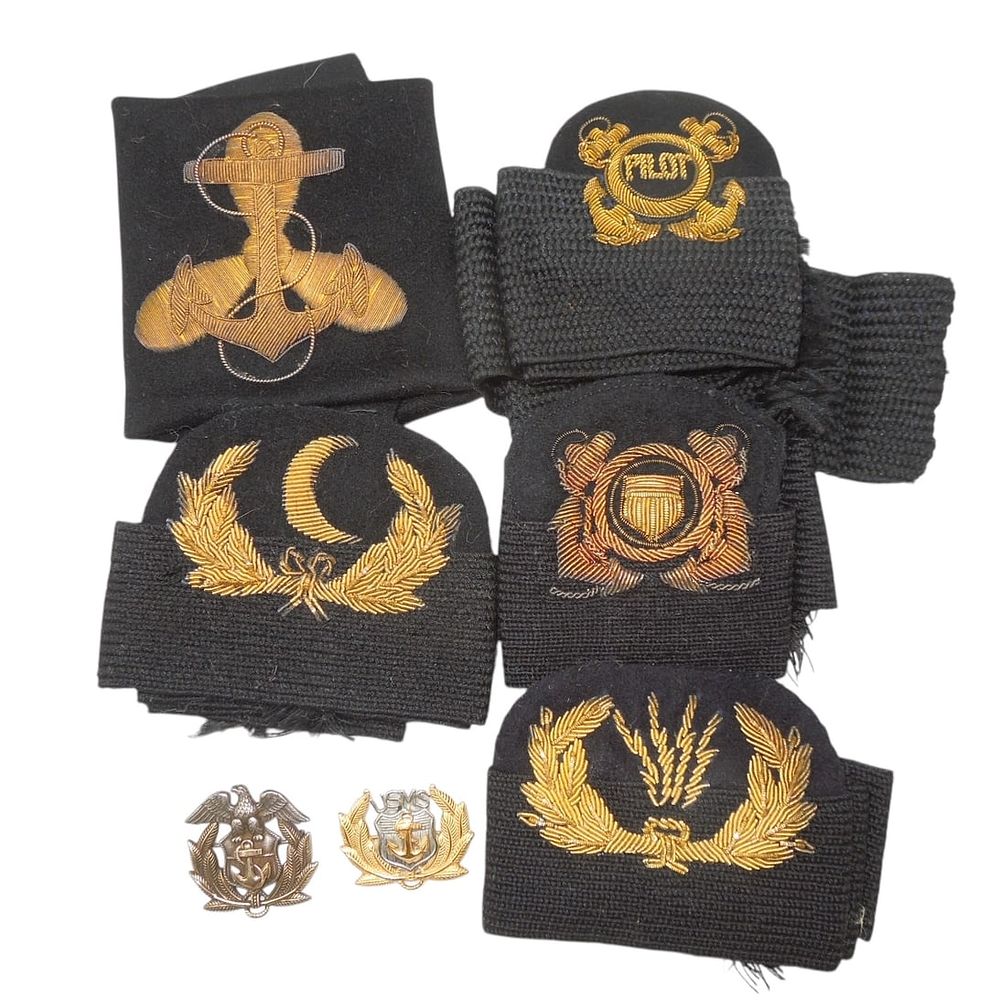Lot 165: WWII US Merchant Marine Cap Badges & Bullion Patches