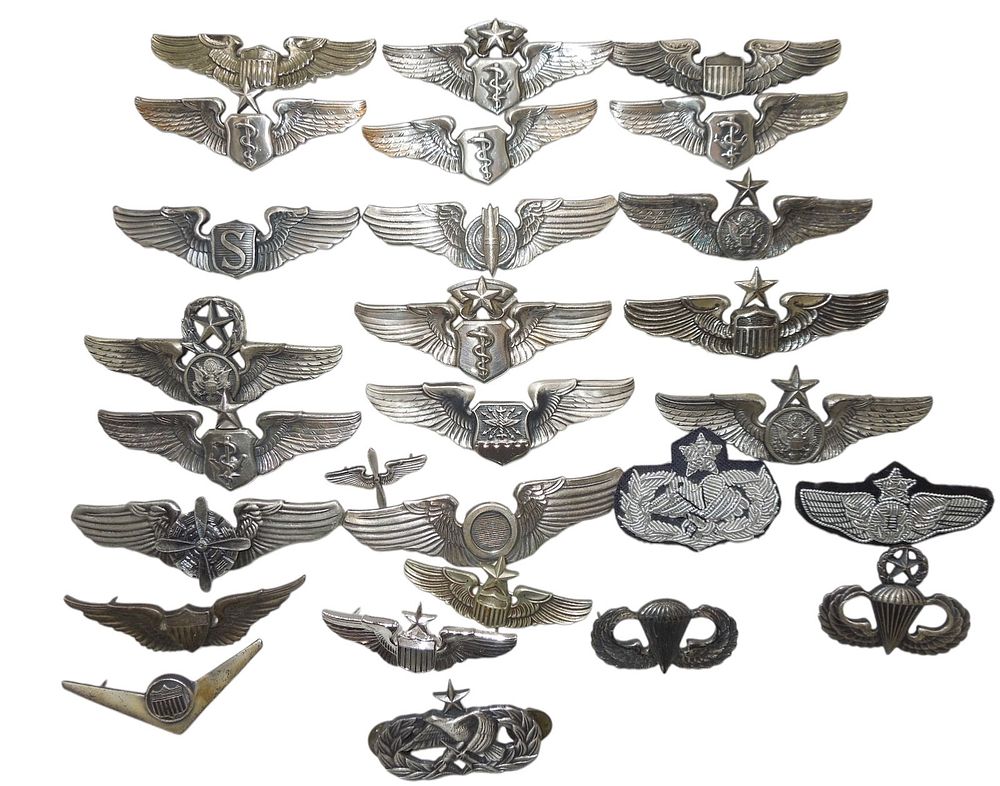 Lot 174: Lot WWII - Modern USAAF & Air Force Wings Pilot Flight Surgeon