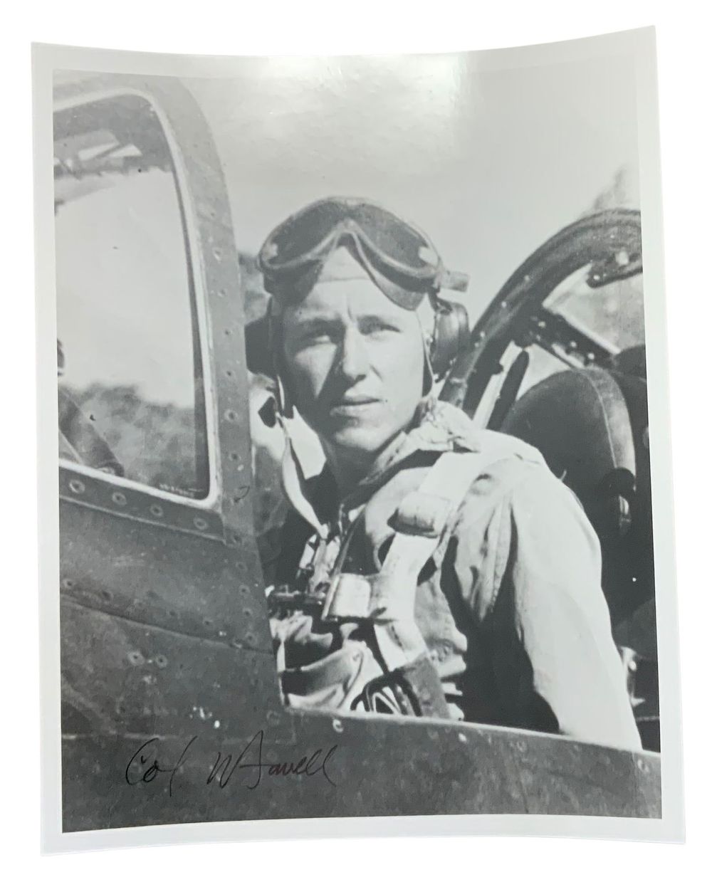 Lot 222: WWII USMC Marine Corps William Farrell Fighter Ace Signed Photo