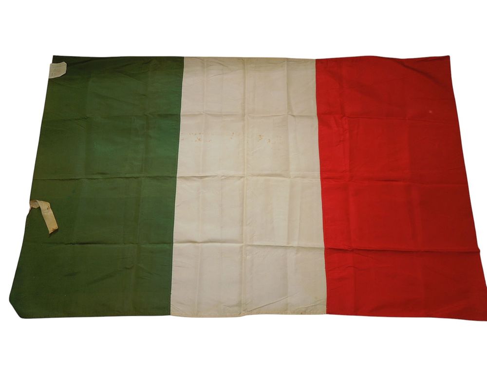 Lot 316: Vintage Italian Flag of Mayor Lapira, Florence Italy