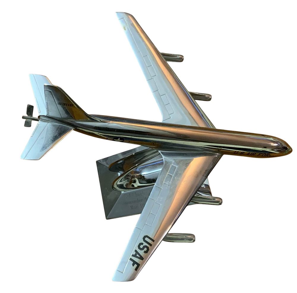 Lot 326: USAF Air Force Boeing KC-135 Stratotanker Refueling Tanker Named & Engraved Model Aircraft