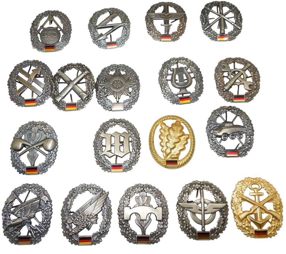 Lot 341: Cold War West German Military Pocket Branch Badges