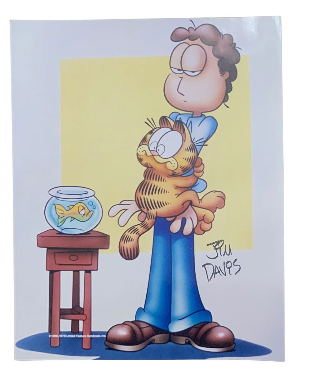 Lot 358: Jim Davis Cartoonist, Screenwriter & Producer Garfield Signed Photo