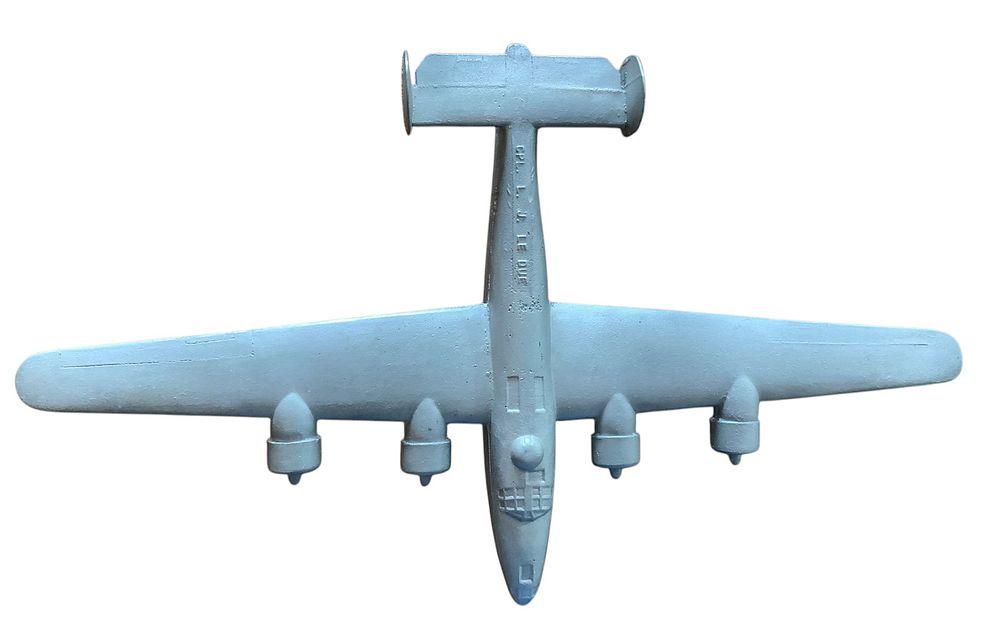 Lot 285: WWII 1942 RAF Royal Air Force Consolidated B-24 Liberator Bomber Metal Aircraft Model