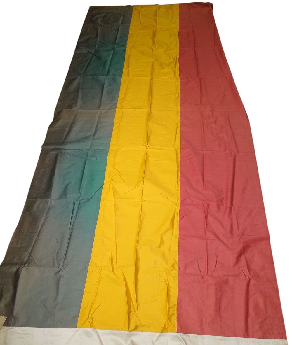 Lot 322: Vintage WWII Era Flag of Bolivia