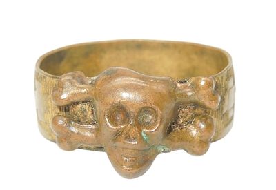 WWI German Skull Freikorps Troops Iron Cross Custom Soldier Ring. As shown, no markings. 