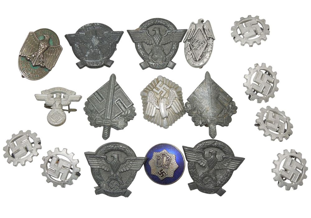 Lot 158: Lot WWII German Police DAF RLB HJ Reichsbund Pins & Badges