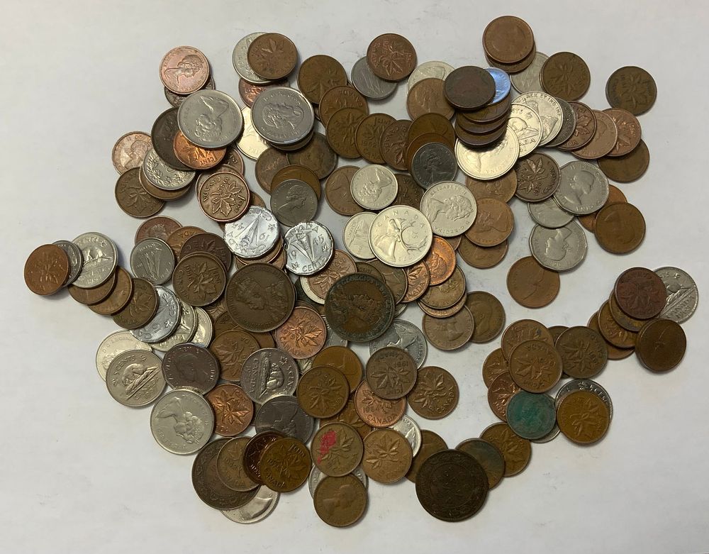 Lot 312: Foreign Coins HUGE Lot Canada 1895-2003