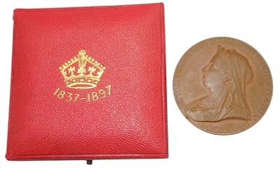 1837 - 1897 British Queen Victoria Diamond Jubilee Bronze Medal & Box. Original as shown. 