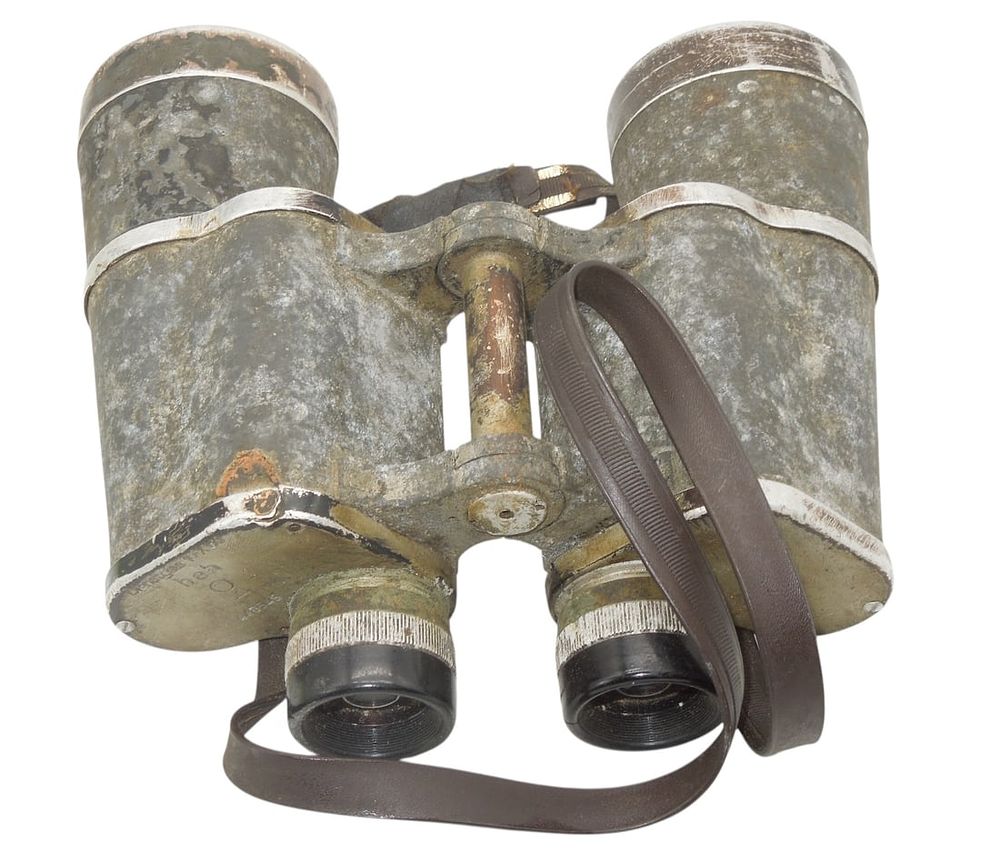 Lot 173: WWII German Military 10 x 50 Binoculars