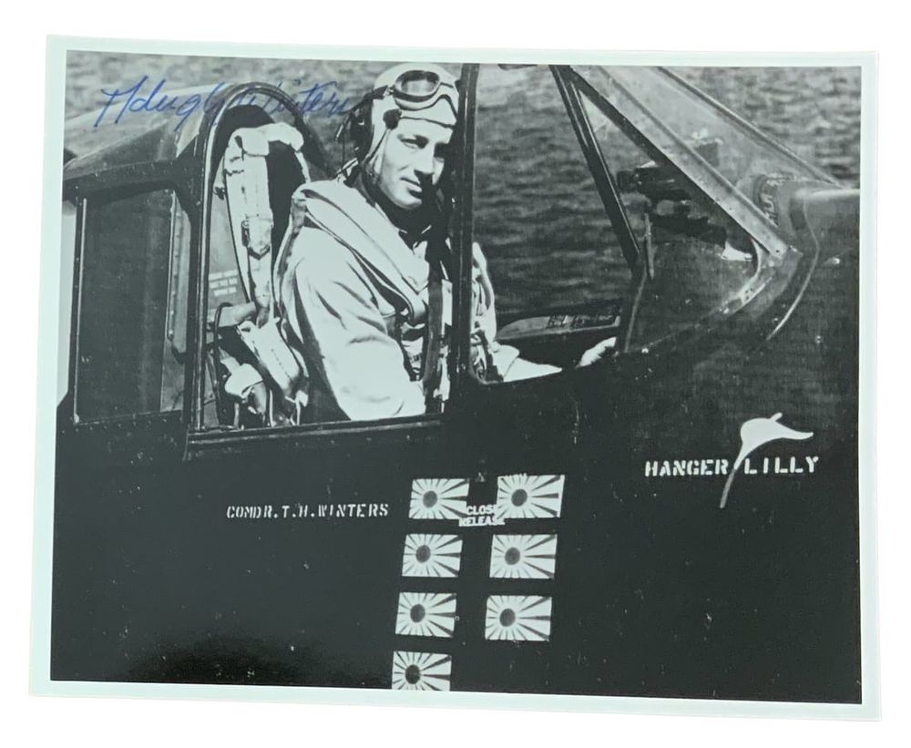 Lot 190: WWII Flying Ace Pilot Hugh Winters Navy Cross Recipient Signed Photo