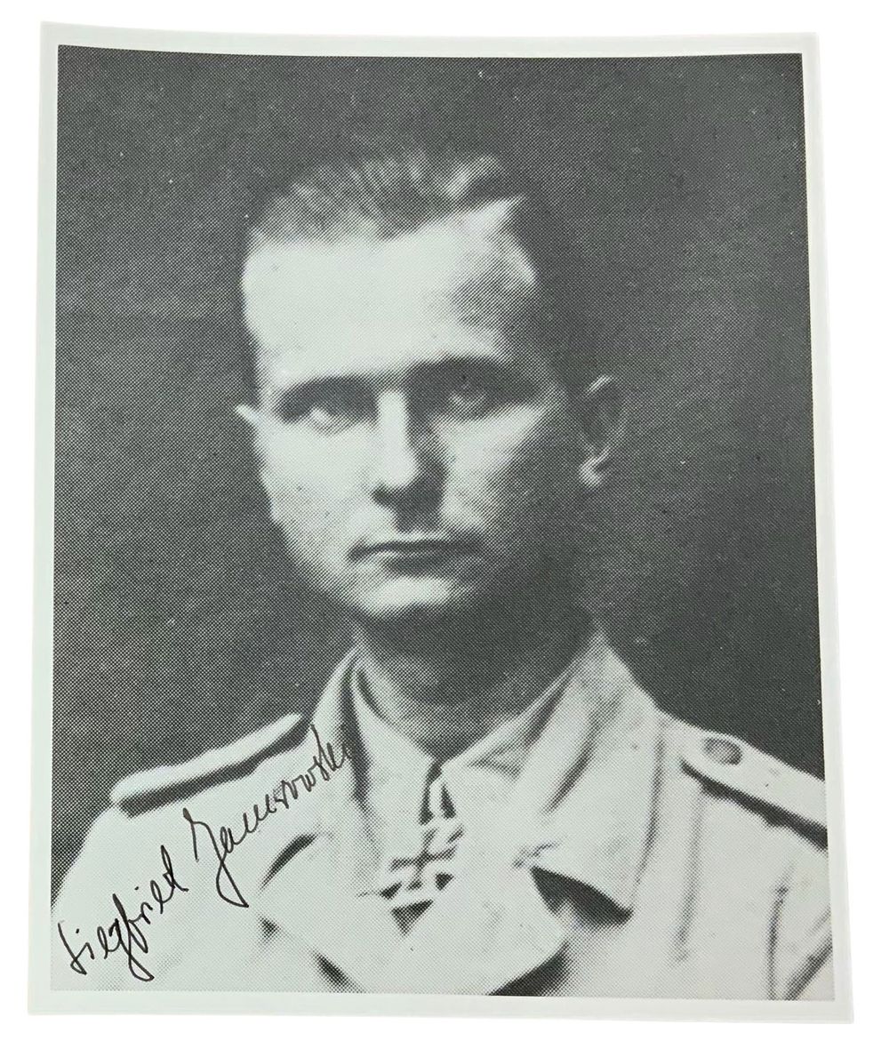 Lot 224: WWII Paratrooper Monte Cassino Siegfried Jamrowski Knights Cross Signed Photo