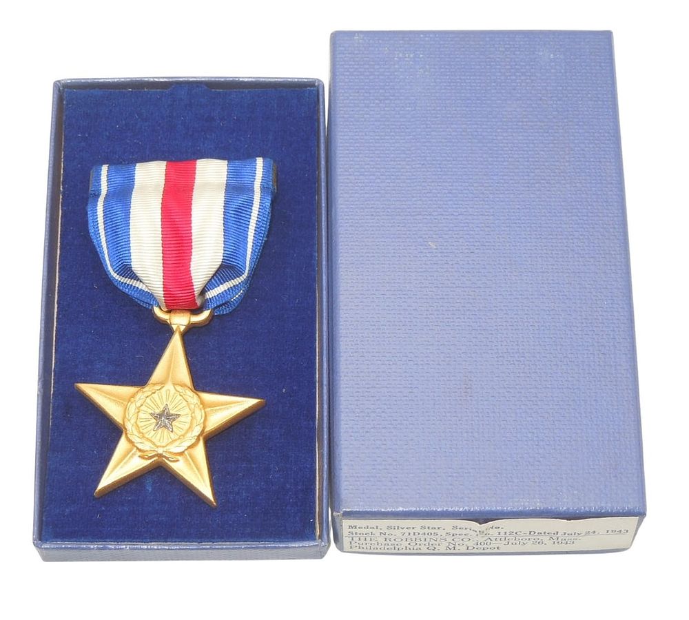 Lot 280: WWII US Army Silver Star Wrap Brooch Medal in 1943 Robbins Box