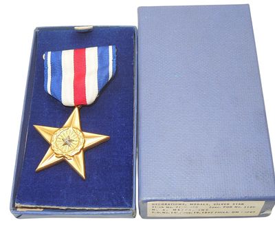WWII US Army 1943 Meyer Slot Brooch Silver Star Medal & Box. Original as shown. Unissued, not 