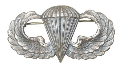 WWII US Army Sterling Paratrooper Parachutist Airborne Wings Pin. Original as shown. Condition: 