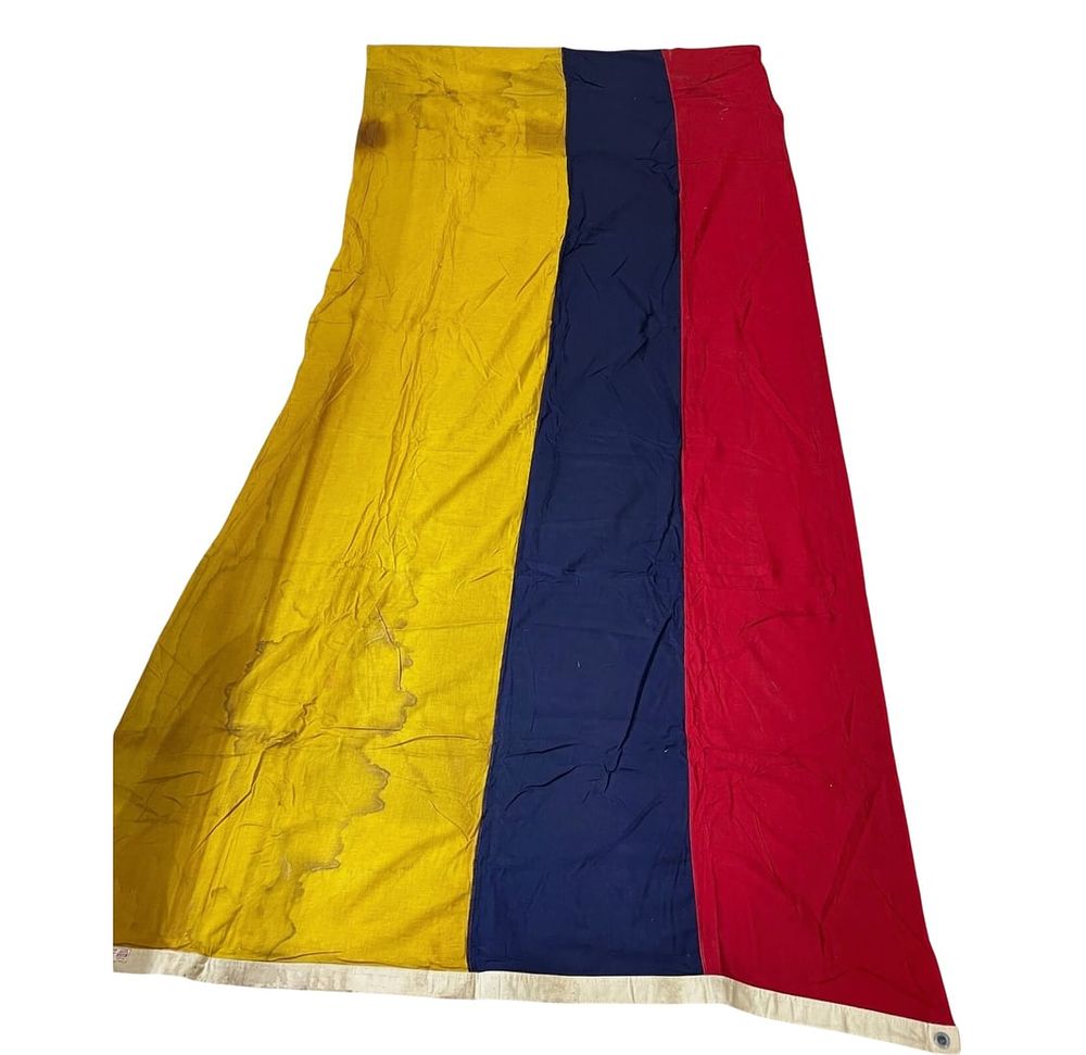 Lot 169: Original 6x10 Feet Vintage 1948 National Flag of Ecuador With Government Letter