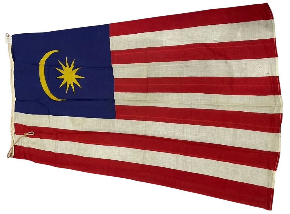 Lot 171: Original 1955 National Flag of Malaya Size 3x6' & Government Letter