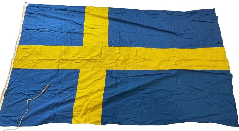 Lot 176: 1948 Flag of Sweden and Original Government Letter