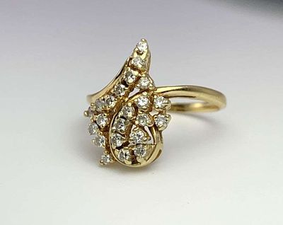 3.934g Authentic Diamond & 14k Gold Ring Size 8. There are 22 stones on this ring. Winner shall