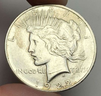 1922-D Peace Silver Dollar MS63. A very special consignment. Once in a great while, some really 